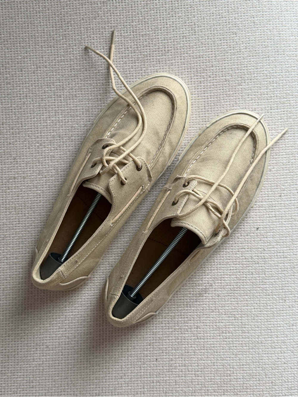 GAP Men's Casual Lace-Up Boat Shoes in Beige
